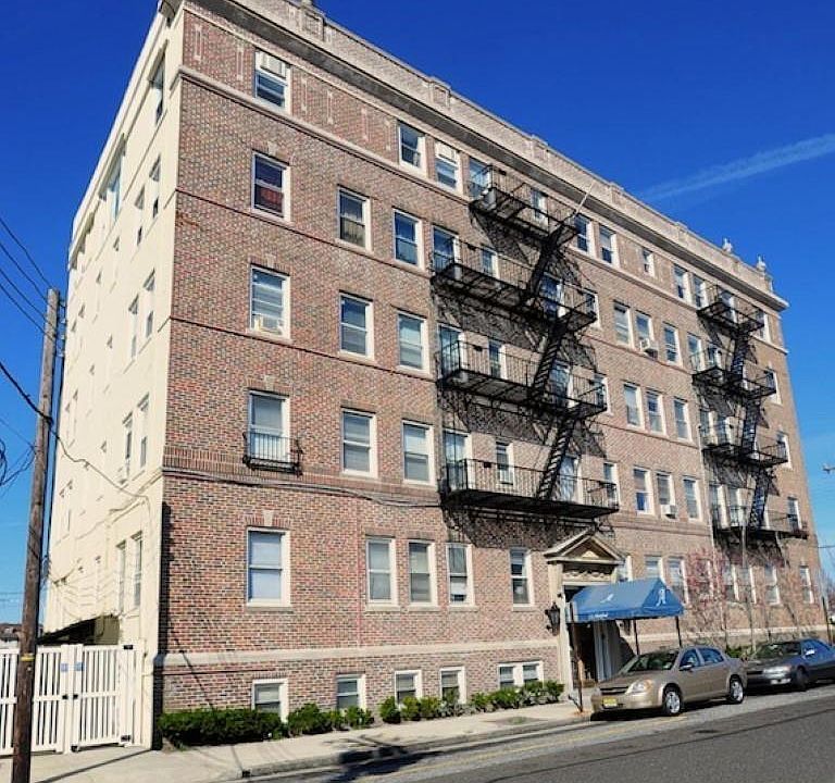 1st image of 2 S Hartford Ave APT D5