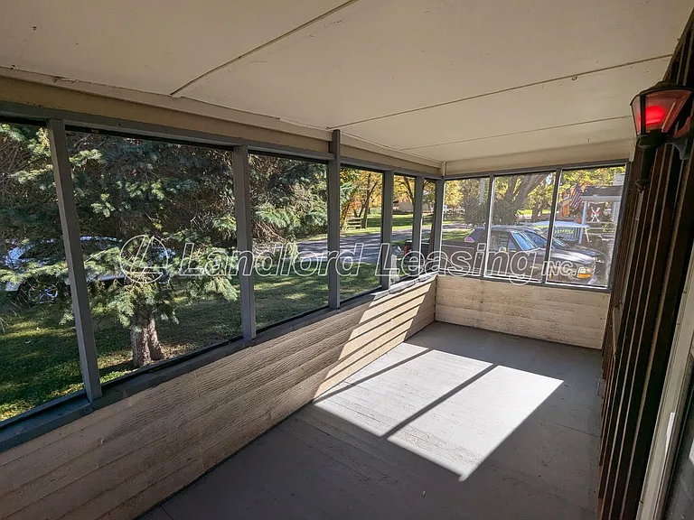 352 Broadway St — Photo 2