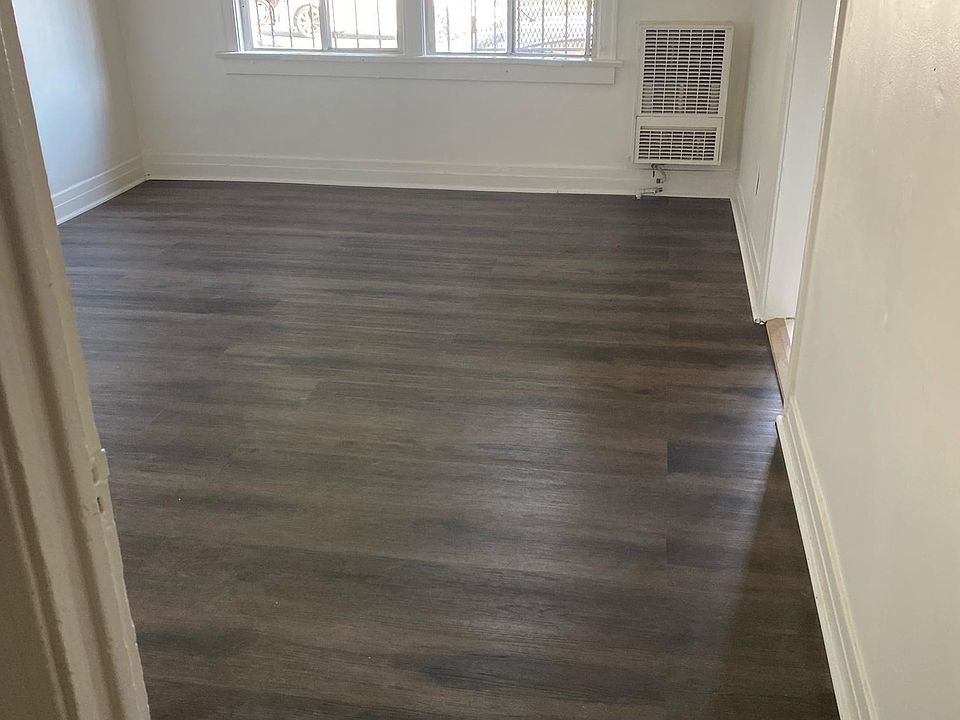 1st image of 1601 W 11th Pl APT 3