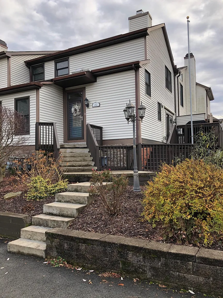 212 Spring Run Dr photo 1