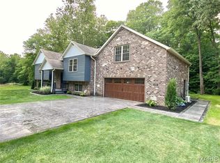 26339 Jersey Landing Rd, Godfrey, IL 62035