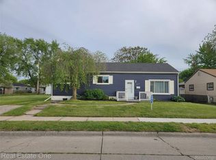 1574 E Woodruff Ave, Hazel Park, MI 48030
