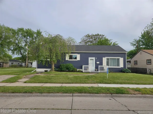 1574 E Woodruff Ave, Hazel Park, MI 48030