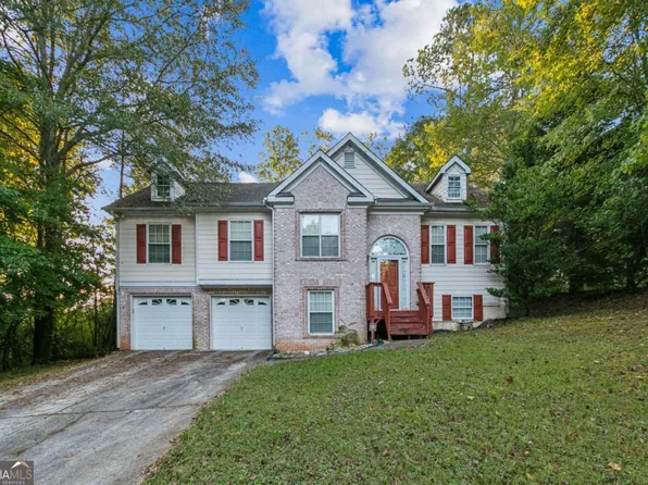 9444 Lakeview Ct, Douglasville, GA 30135