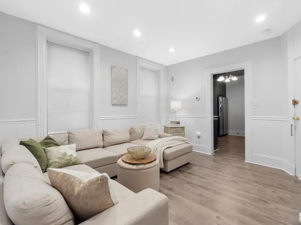 723 Willow Avenue image 1 of 18