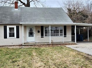 2310 Valleyview Dr, Alton, IL 62002