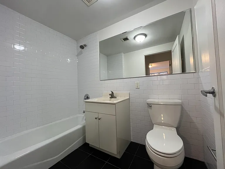 424 E 10th St #4C — Photo 6