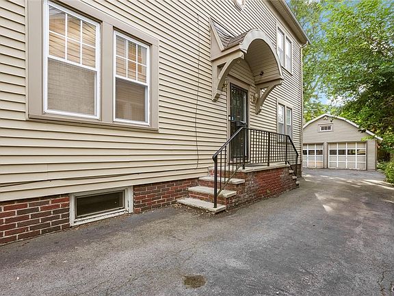 4th image of 130 Clifton Pl