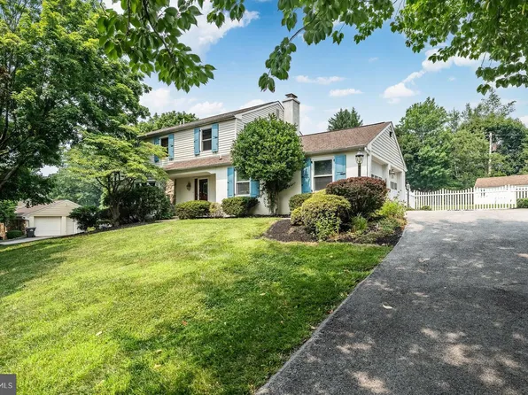 15 Crestview Rd, Phoenixville, PA 19460