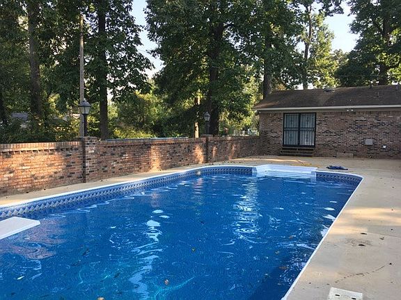 4th image of 35 Sherwood Dr