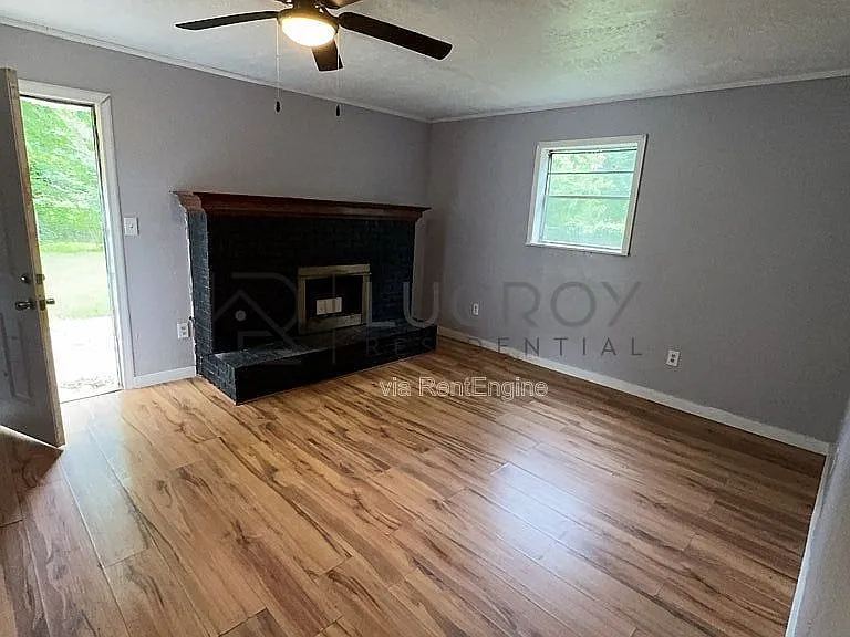 2829 Comfort St — Photo 3