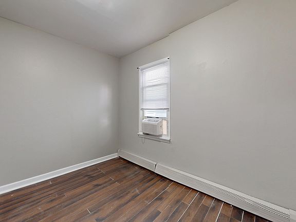 4th image of 277 2nd Ave W Floor 2
