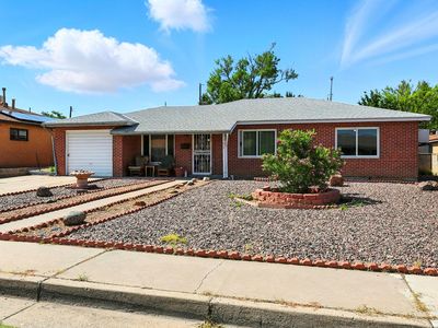 5906 Hannett Ave NE, Albuquerque, NM, 87110