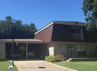 104 Barry St, Uvalde, TX 78801