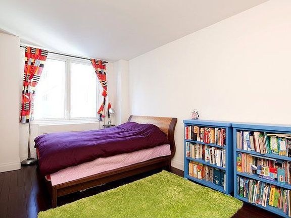 3rd image of 211 E 46th St #17E