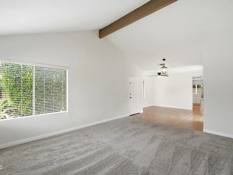 9026 Feather St — Photo 7