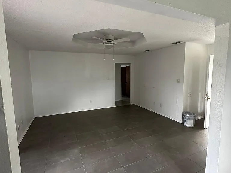 604 Sauz St — Photo 4