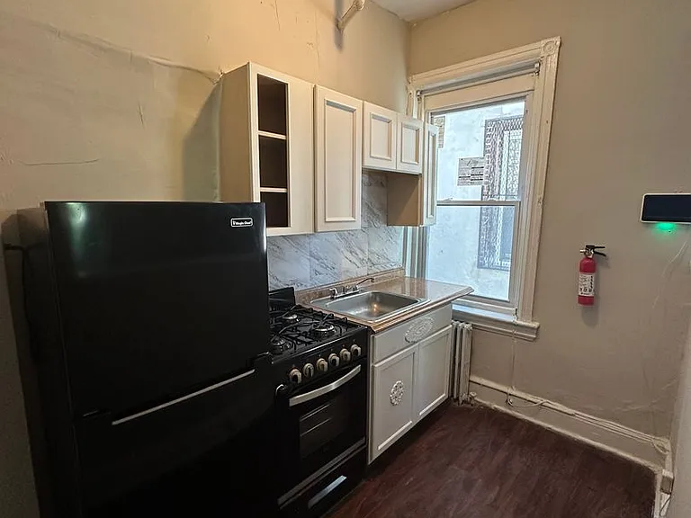 3214 N Broad St — Photo 4