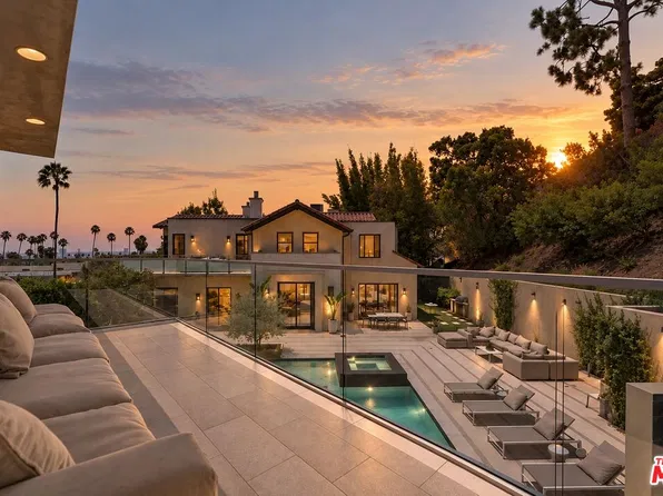 7801 Hillside Ave, Los Angeles, CA 90046