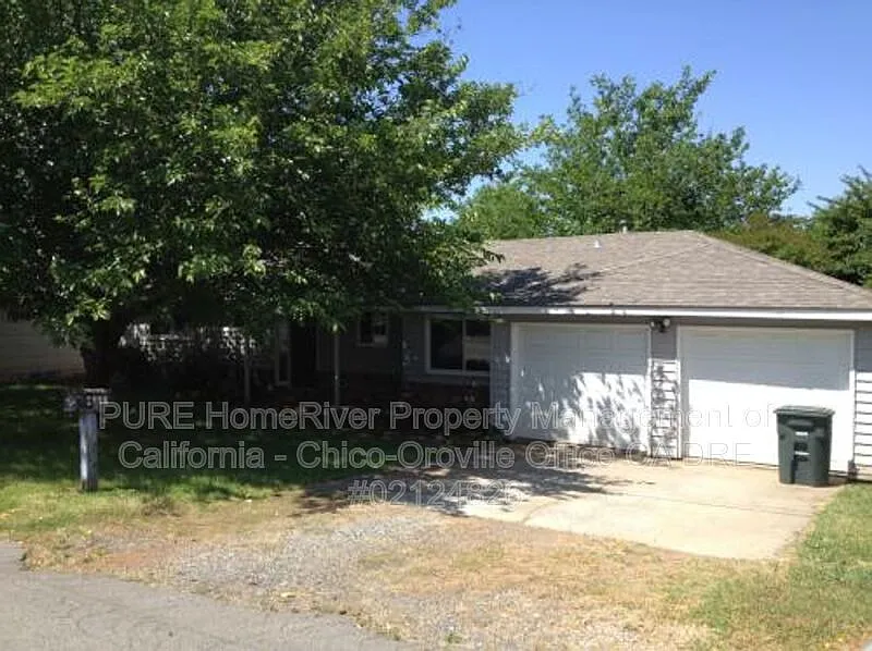 3 bed, 2.0 bath, 1420 sqft, $1,900 — Photo 2