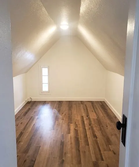423 1/2 Alderson Ave — Photo 6