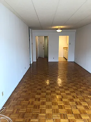 Rented by 18 REALTY | media 8