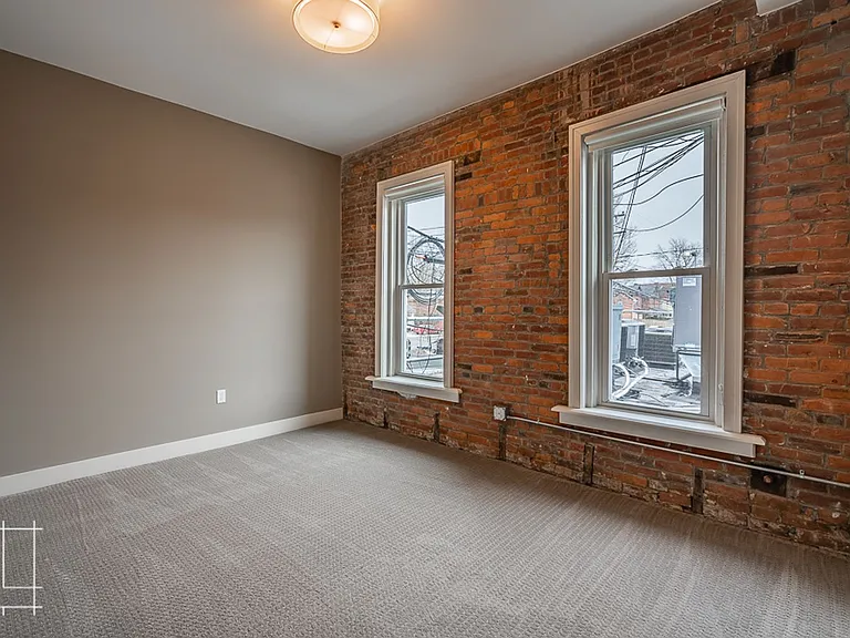 245 King Ave — Photo 28