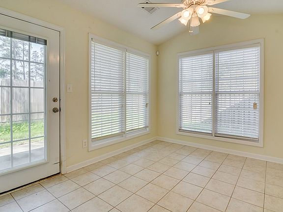 5th image of 120 Champion Pine Ln