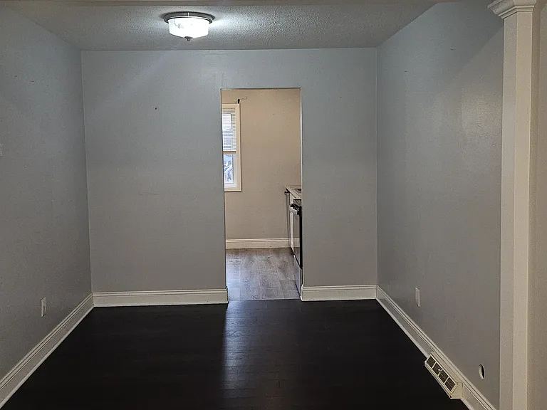 2470 Warren Pkwy — Photo 2