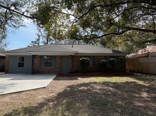 7 Greenbriar Dr, Savannah, GA 31419