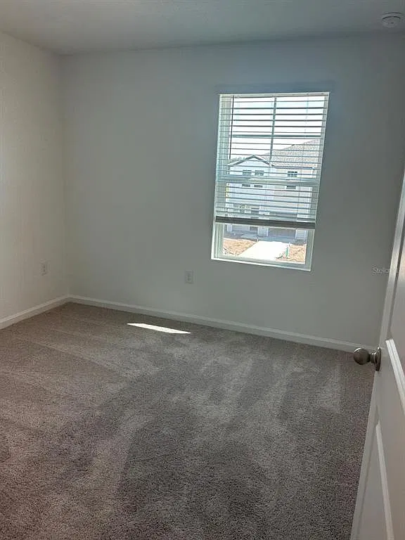 3 bed, 2.5 bath, 1480 sqft, $1,800 — Photo 4
