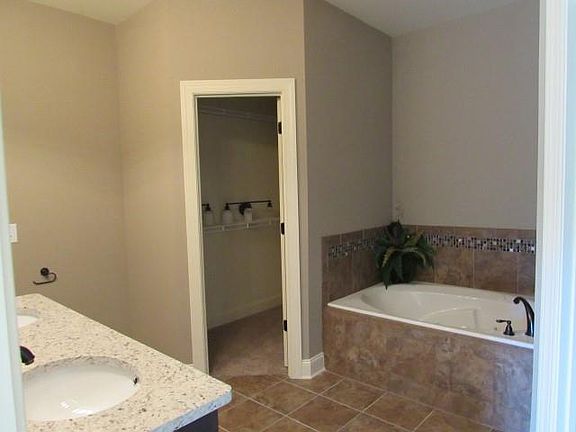 4th image of 1135 Rivercrest Lot 322