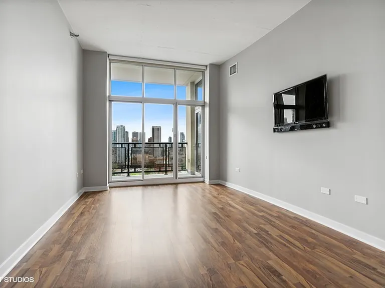 700 N Larrabee St #1711 — Photo 3