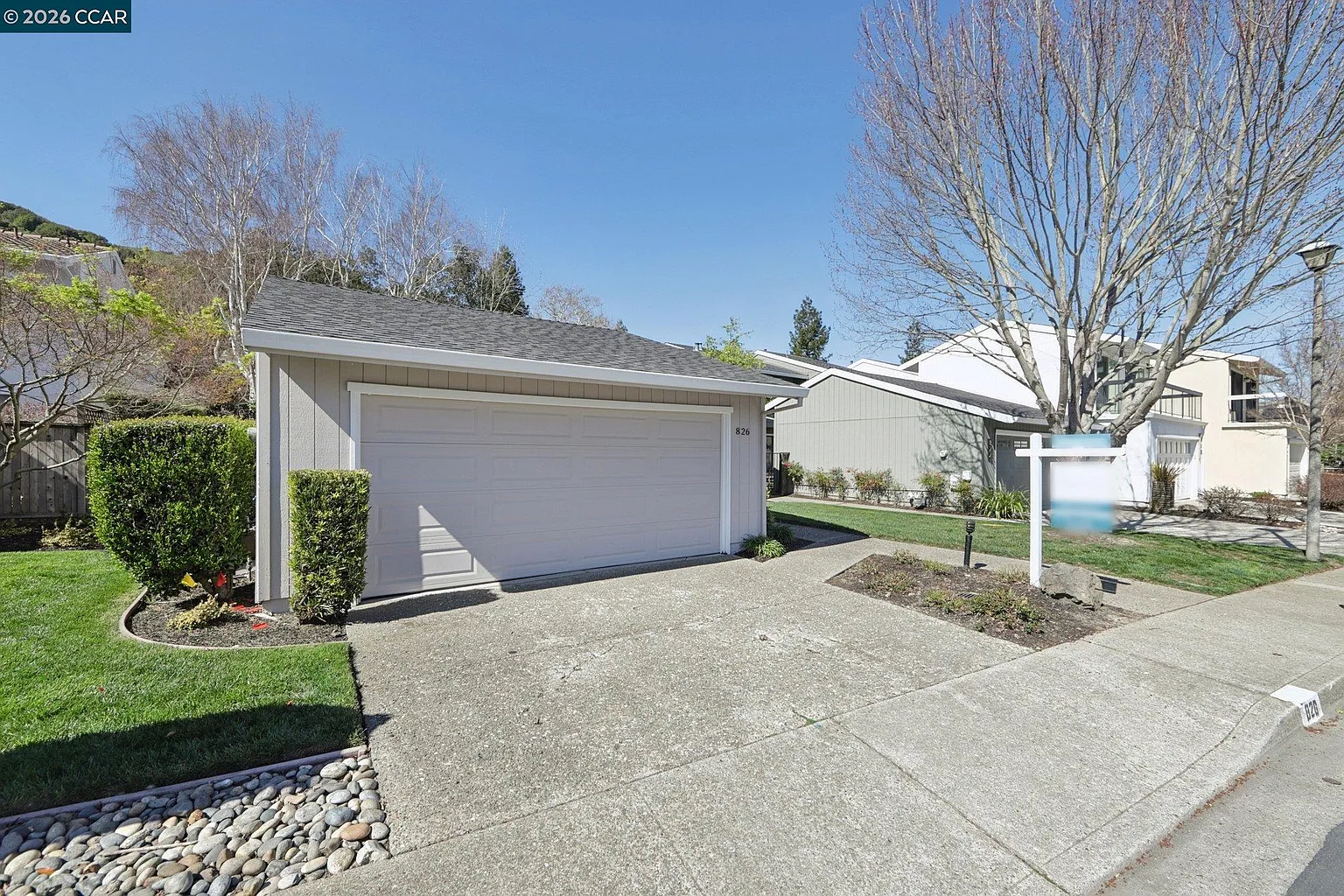 826 Augusta Dr photo 1