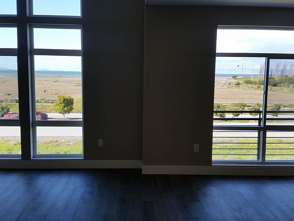 Living room (partial)