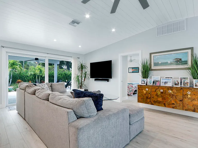 27 Willow Rd — Photo 10