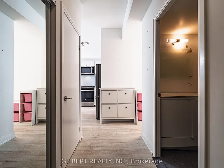 1461 Lawrence Ave W #1810 — Photo 4