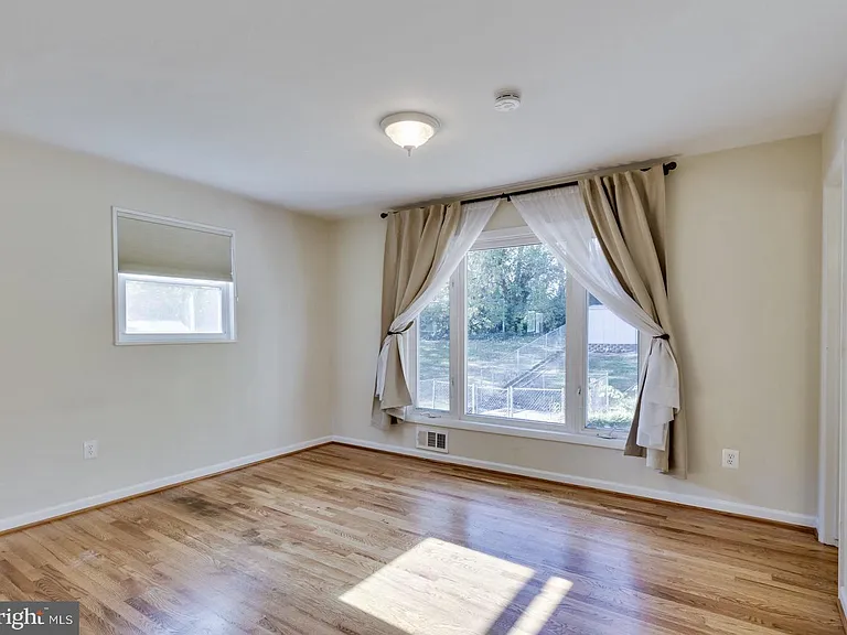 6014 Leewood Dr — Photo 5