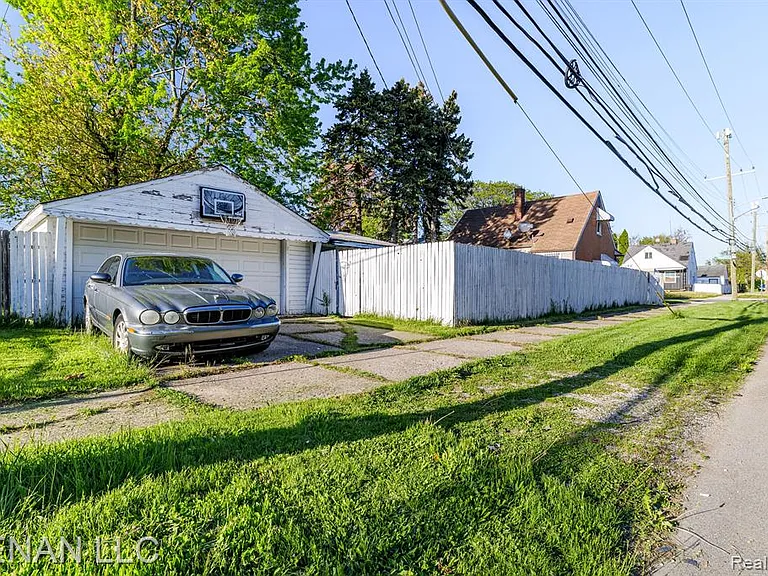 6001 Warwick St — Photo 21