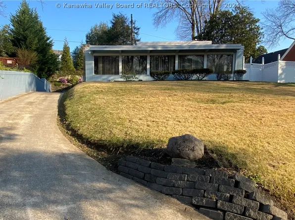 2254 Cherry Ave, Huntington, WV 25701