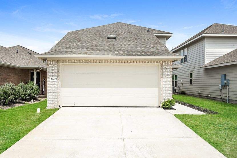 1st image of 10419 Clearwater Way