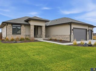 9833 S 42nd St, Lincoln, NE 68516