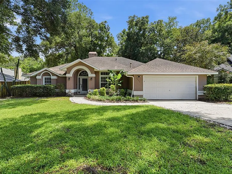 1111 SW 80th Dr — Photo 1