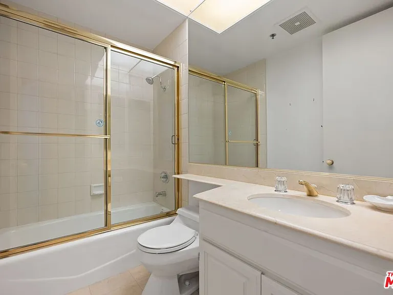 2132 Century Park Ln #103 — Photo 34