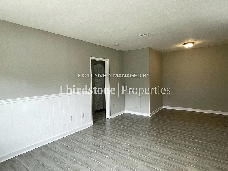 2939 W 11th St — Photo 3
