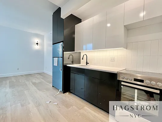 Rented by Hagstrom Management Inc | media 19