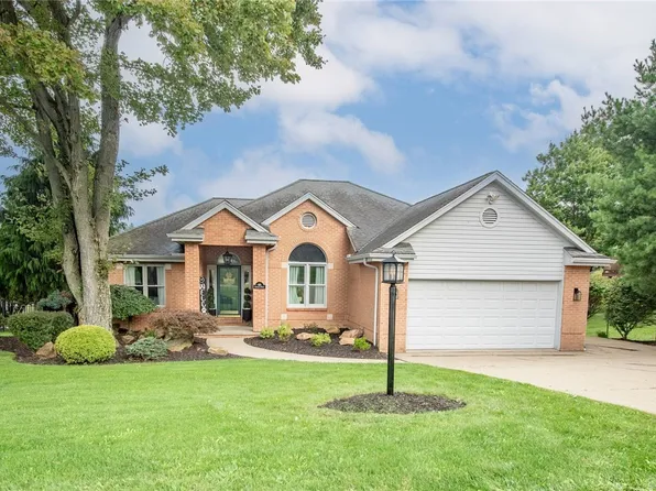 101 Covington Dr, Butler, PA 16001