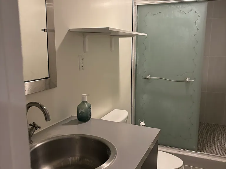 1466 S Canfield Ave #4 — Photo 17