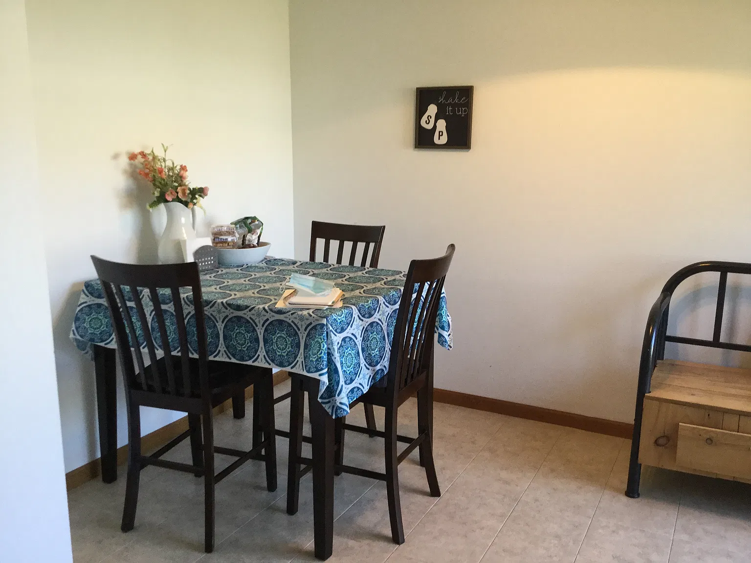 2 bed, 1.5 bath, 1150 sqft, $1,350 — Photo 3
