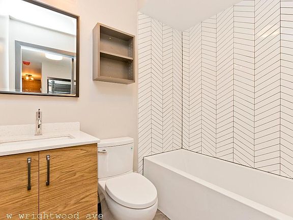 5th image of 514 W Wrightwood Ave #1814